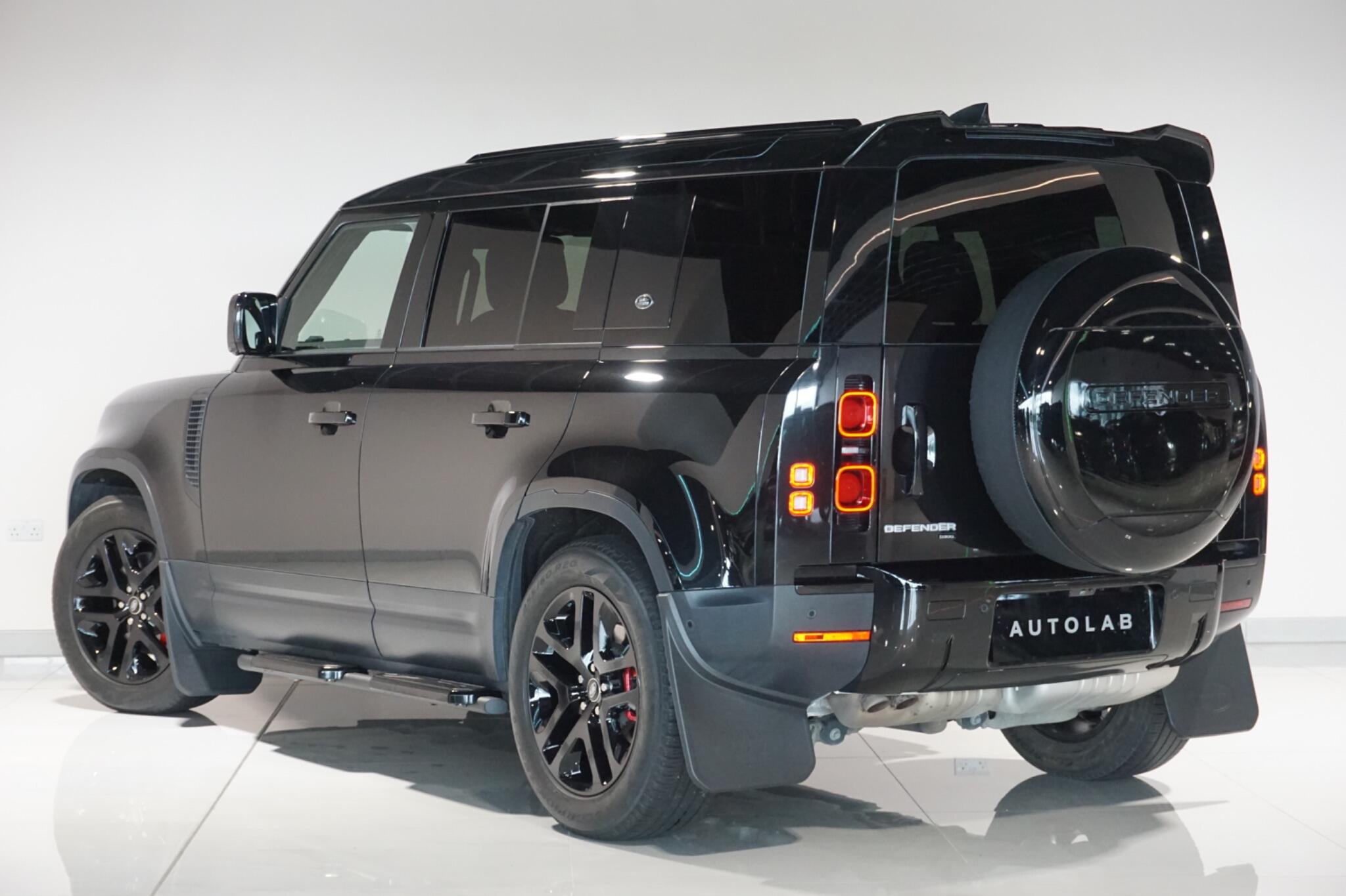 Land Rover Defender 110 3.0 D300 MHEV HSE SUV 5dr Diesel Auto 4WD Euro 6 (s/s) (300 ps)